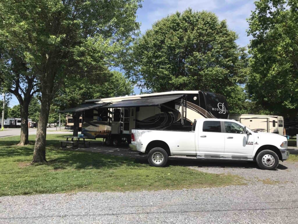 Questions to Ask When Shopping for Your Fifth Wheel Hitch fifth wheel coupler