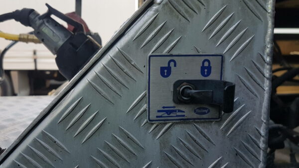 semi truck fifth wheel adjustment manufacturer