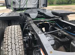 greaseless fifth wheel pads